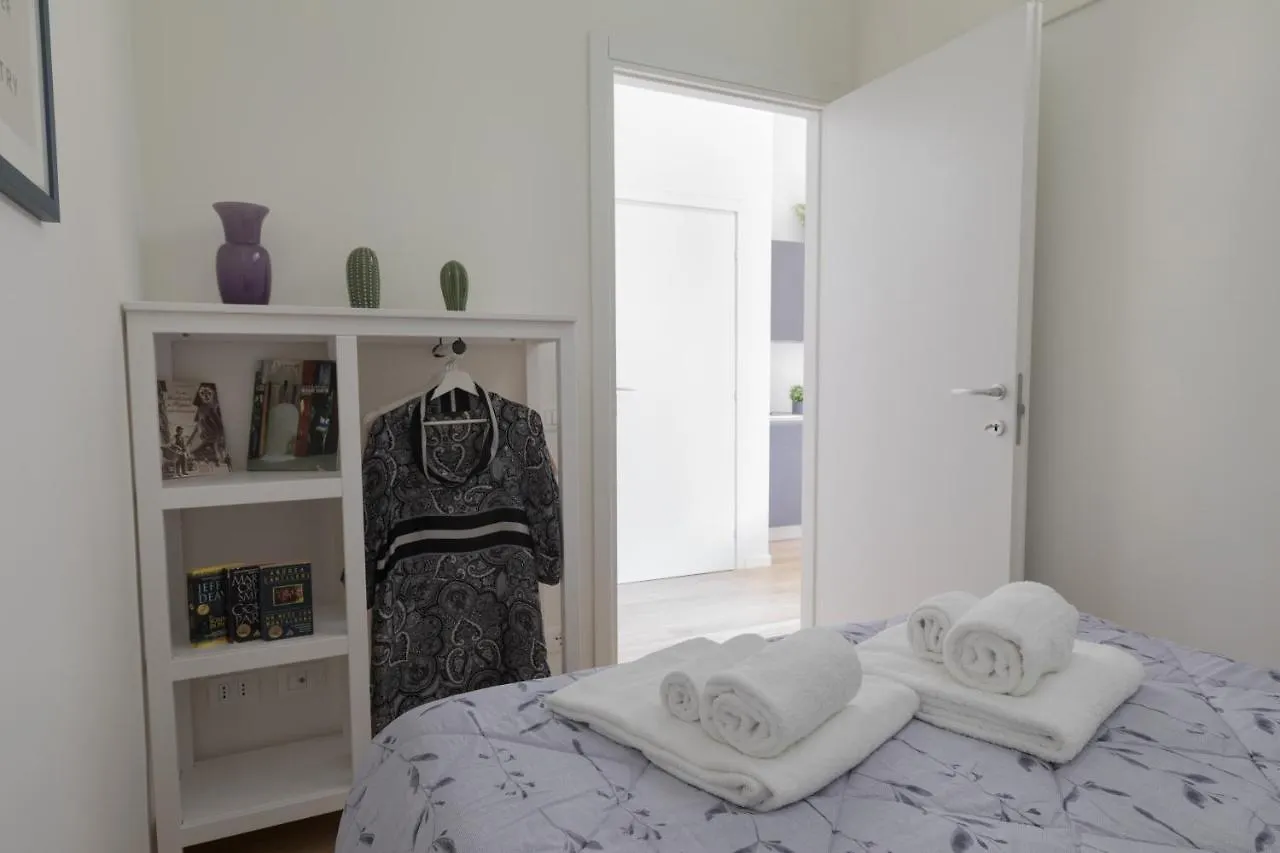 Violetta Suite - Brand New Flat - S. Maria Novella Florence Italy